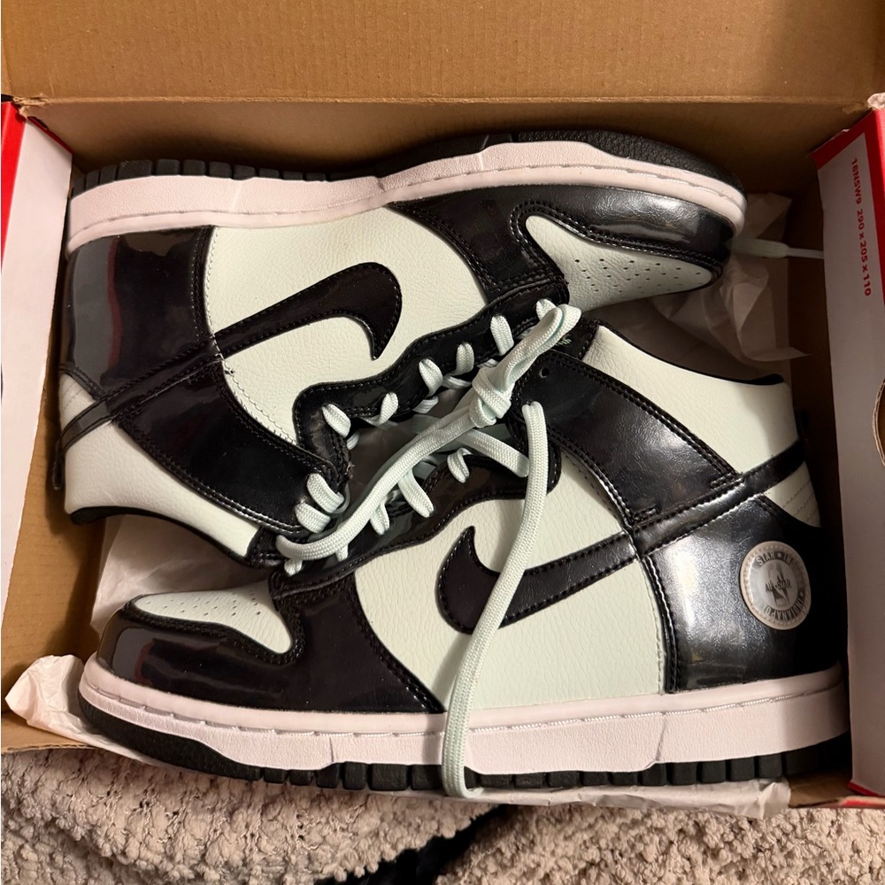Nike Black and White Leather Sneakers
